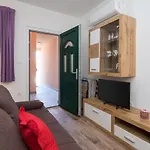 Apartment The Jesenice (Split-Dalmatia)
