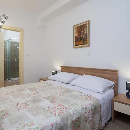 The アパート イェセニツェ